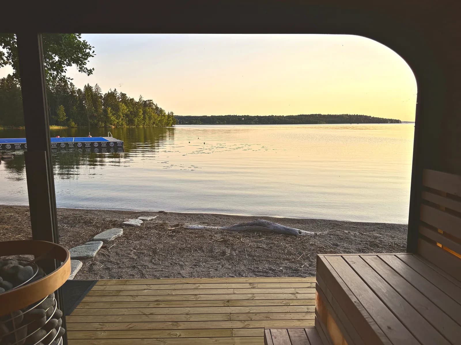 Kaggeholm, bastu vid vattnet i Ekerö