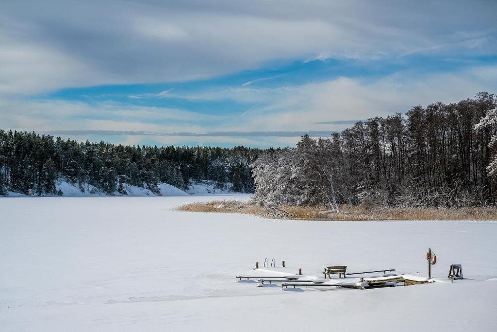 Skåvsjöholm — bastudestination med direktaccess till vattnet